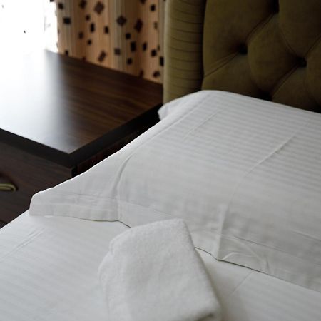 Bora Hotel Gjirokastër Екстериор снимка