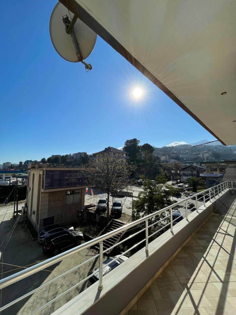 Bora Hotel Gjirokastër Екстериор снимка