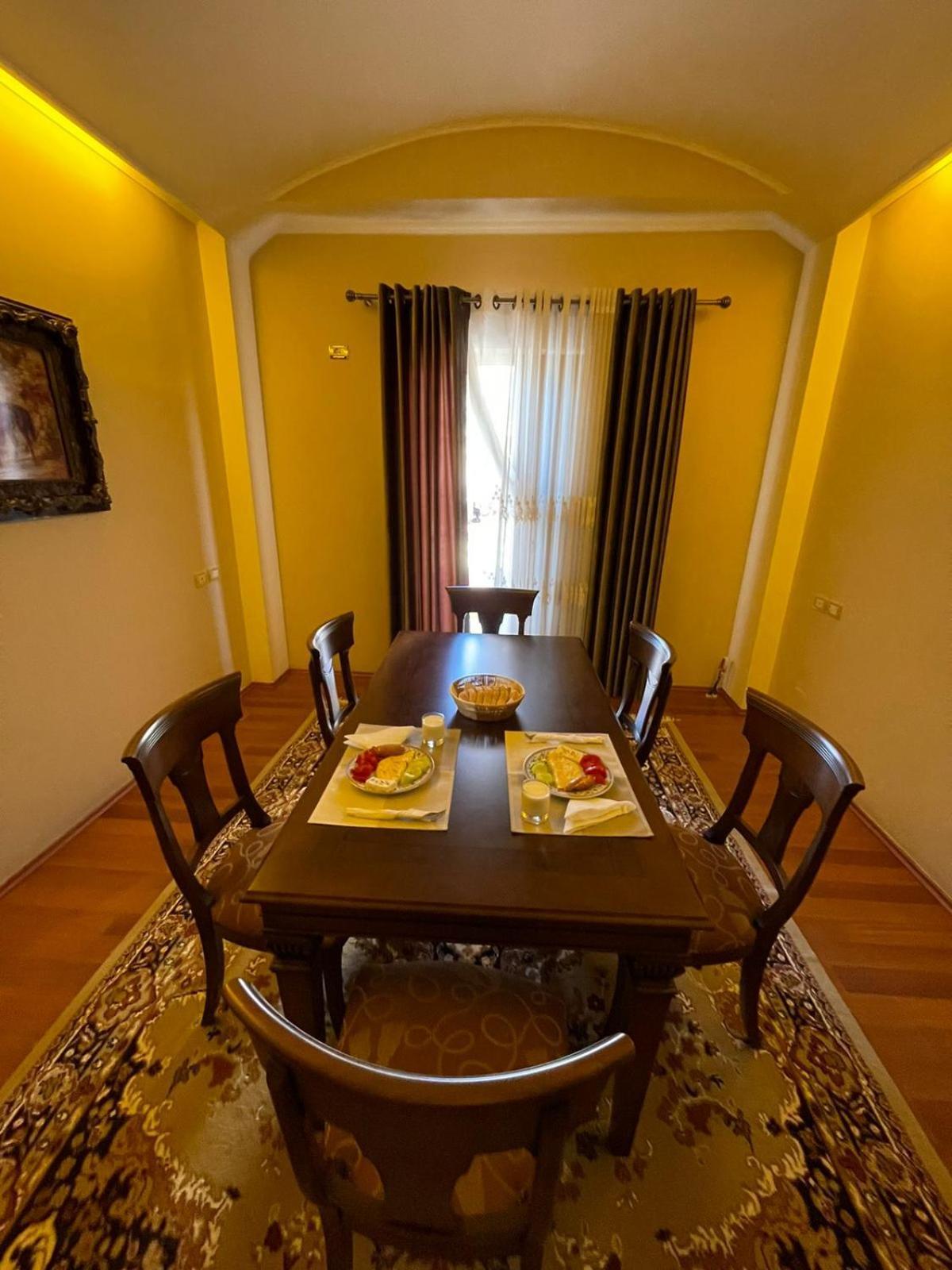 Bora Hotel Gjirokastër Екстериор снимка