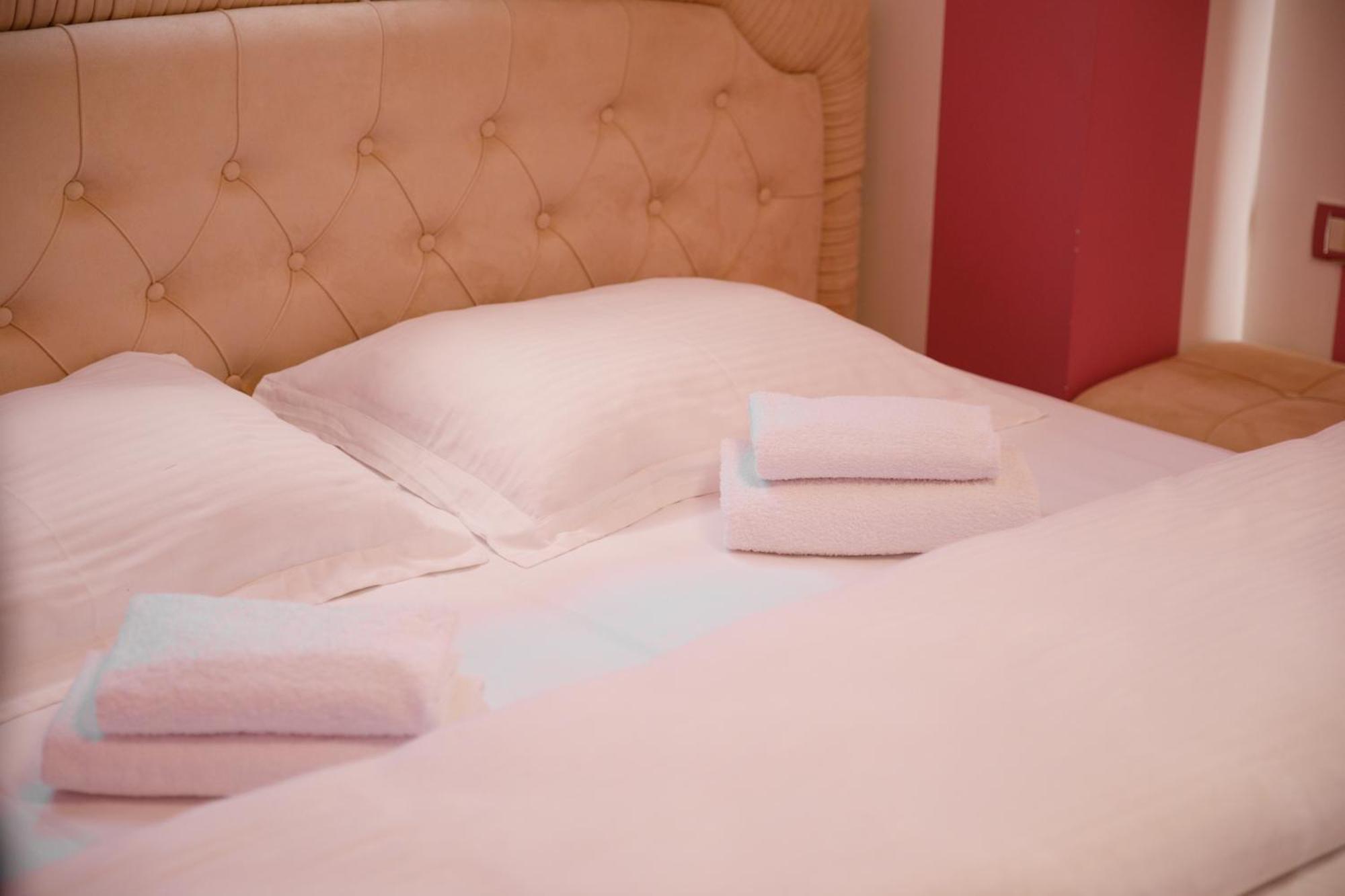 Bora Hotel Gjirokastër Екстериор снимка