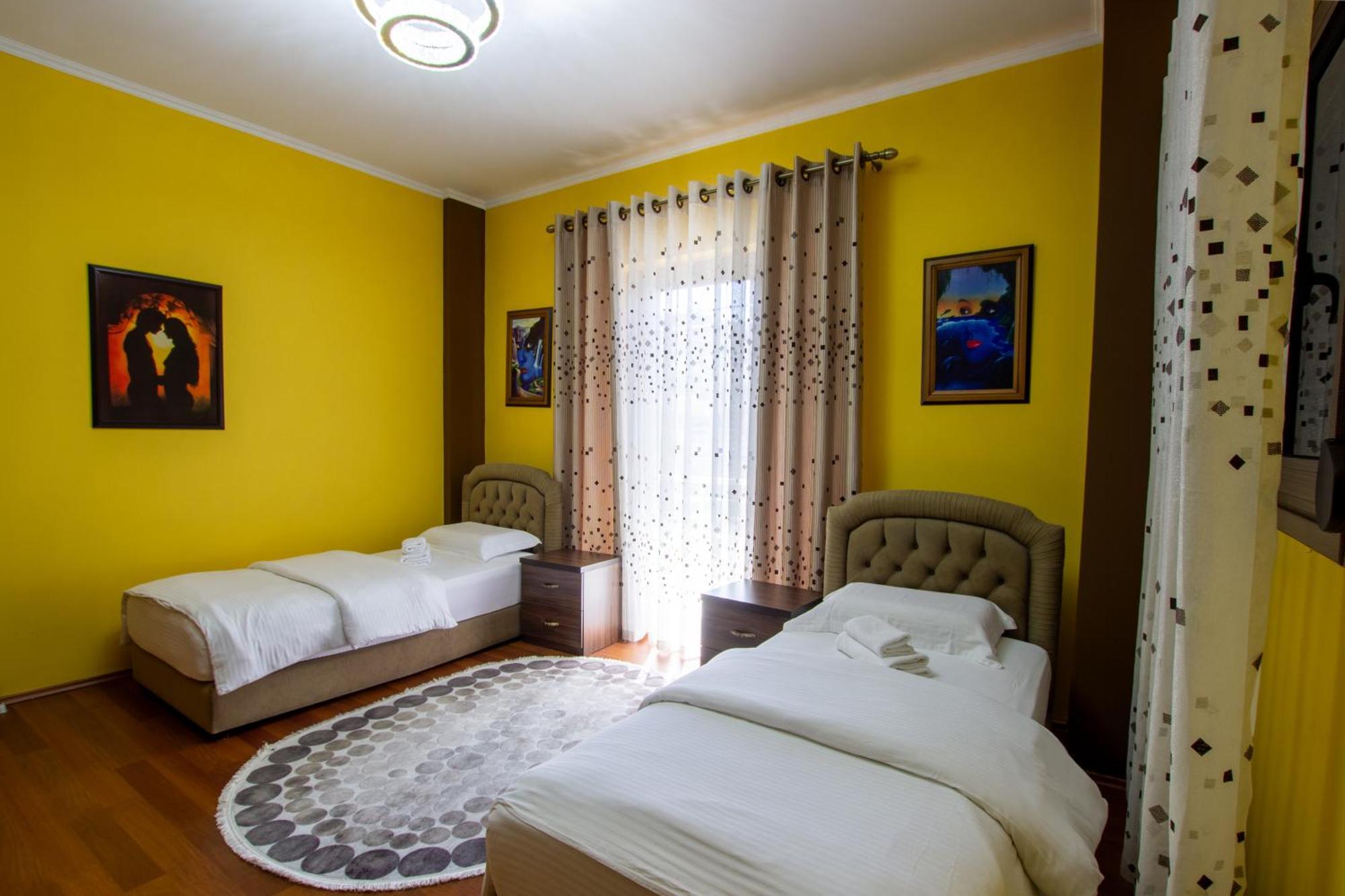 Bora Hotel Gjirokastër Екстериор снимка