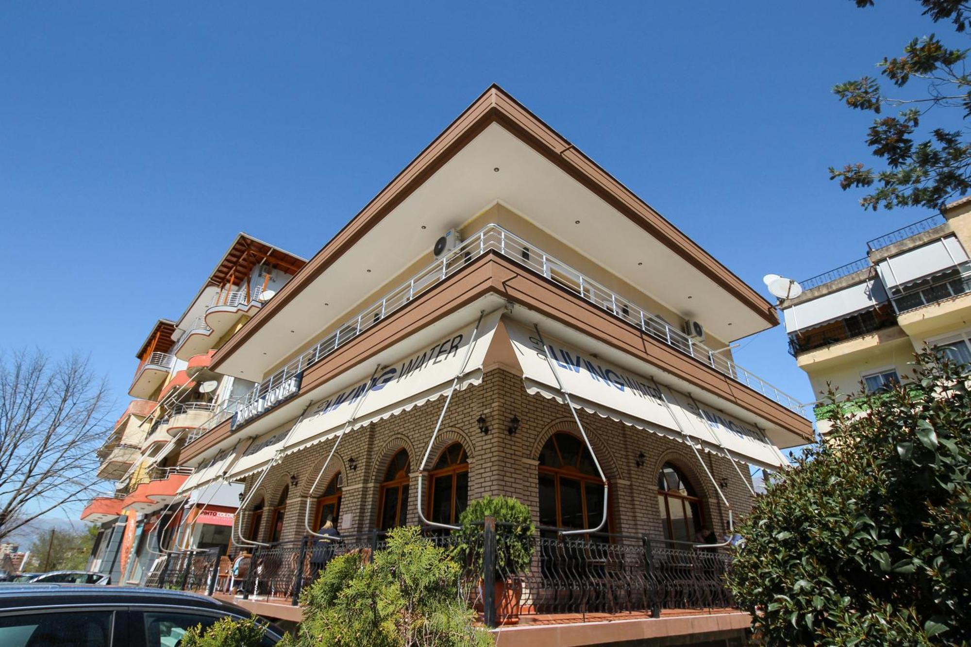 Bora Hotel Gjirokastër Екстериор снимка