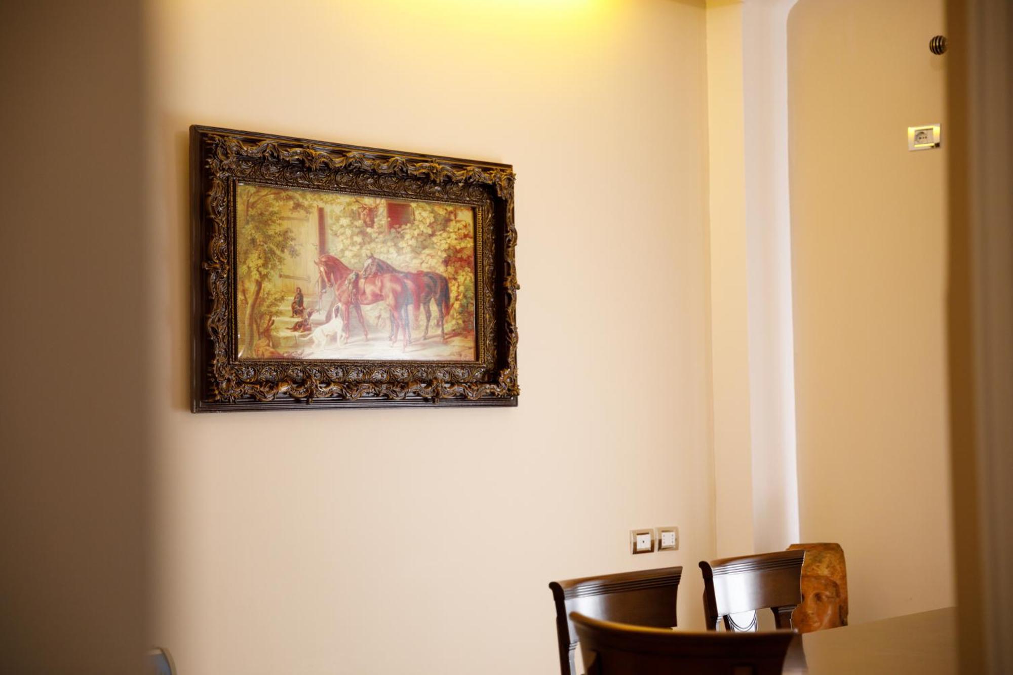 Bora Hotel Gjirokastër Екстериор снимка