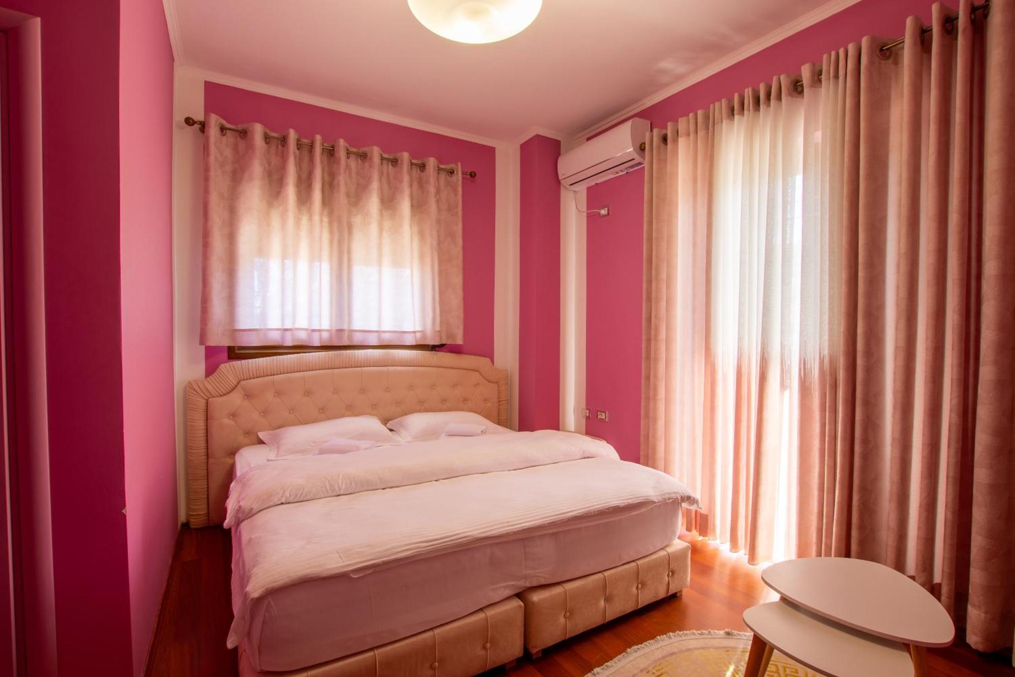 Bora Hotel Gjirokastër Екстериор снимка