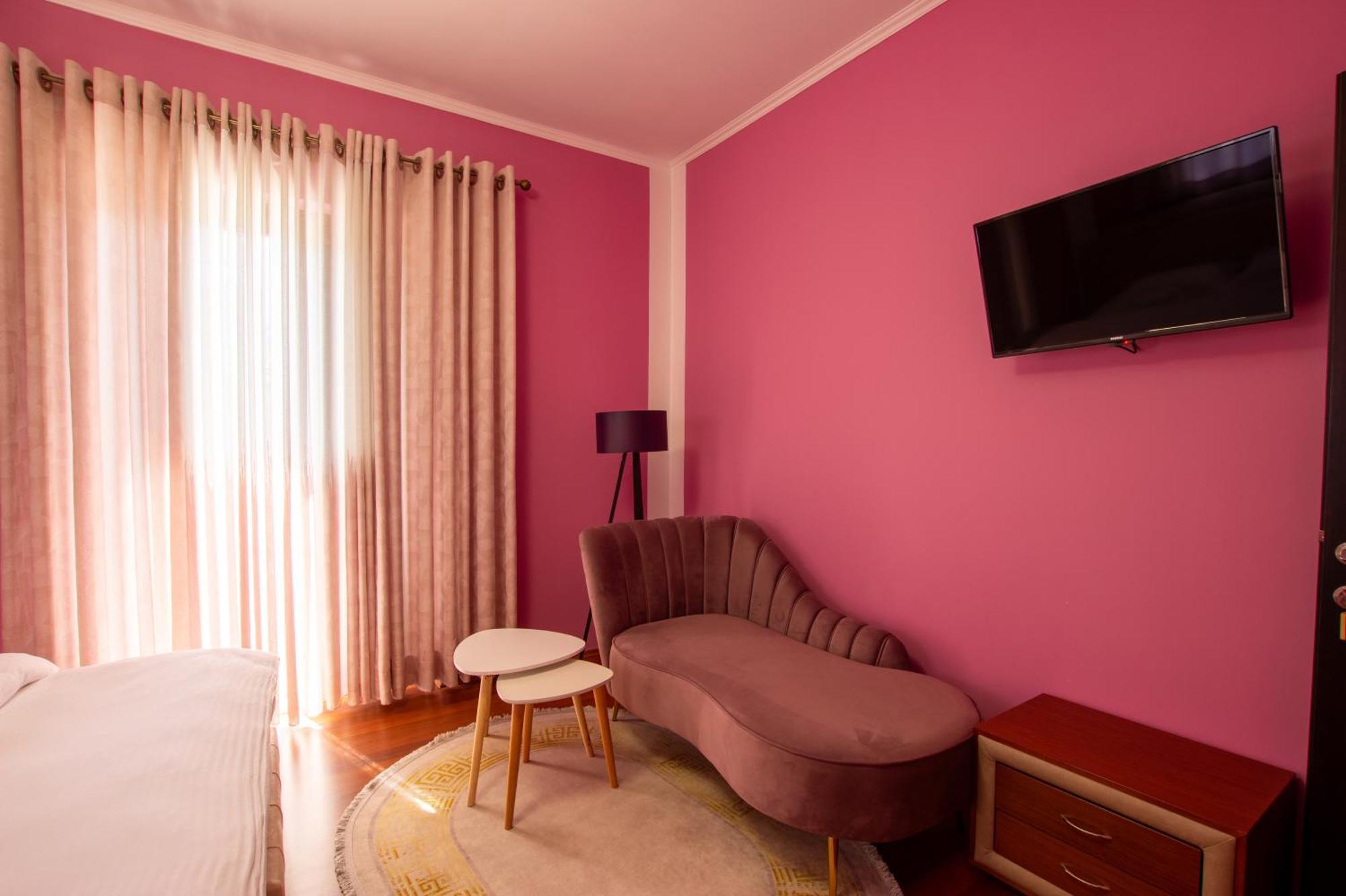 Bora Hotel Gjirokastër Екстериор снимка