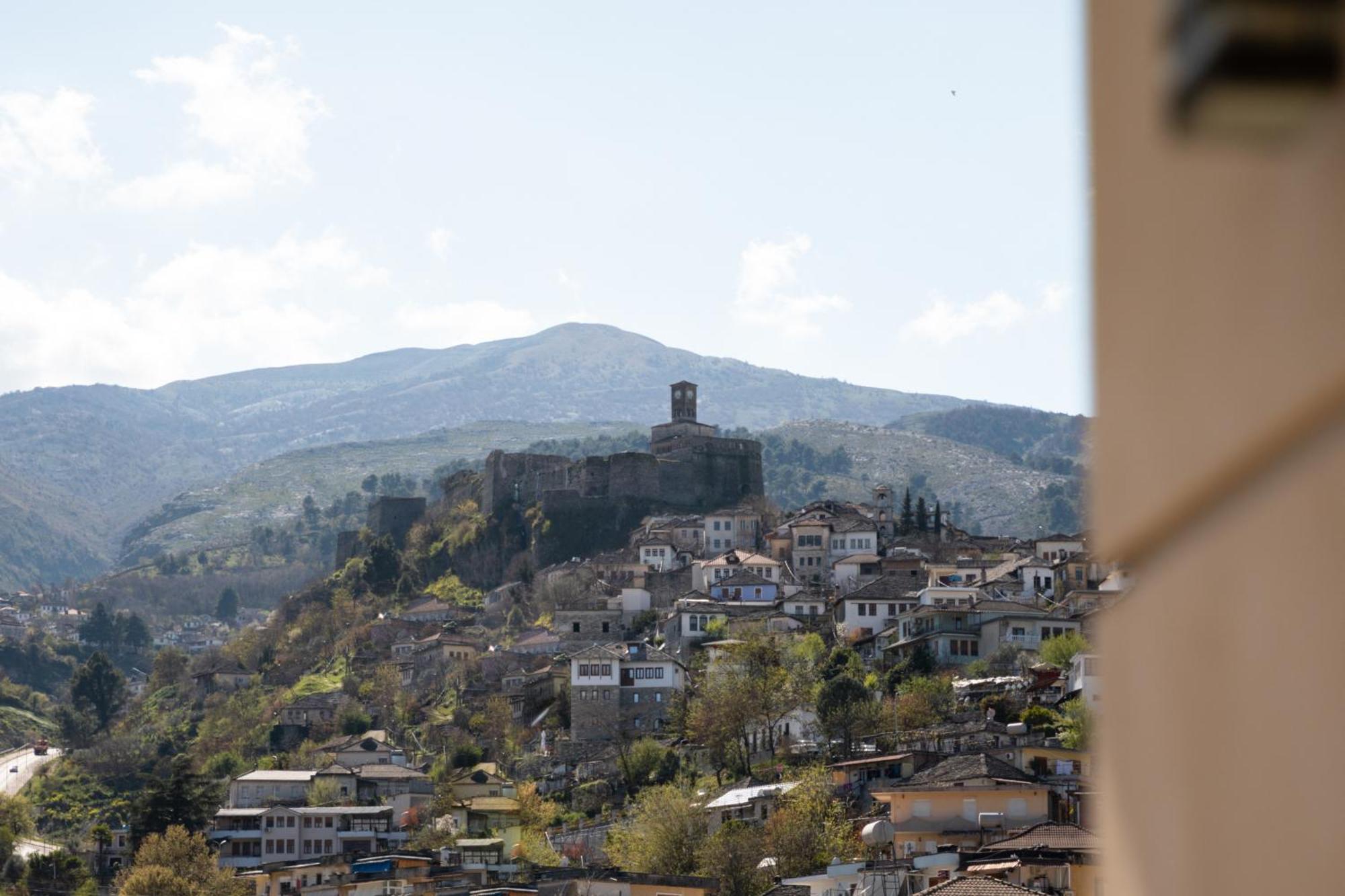 Bora Hotel Gjirokastër Екстериор снимка